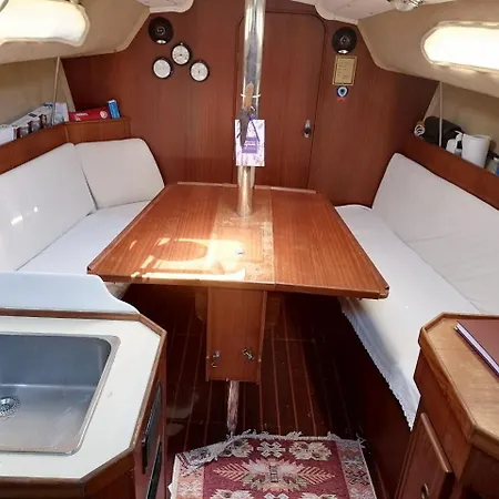Yacht-urlaub In Den Buchten Von Botel Datca